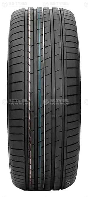 Royal Black Explorer II 225/40 R19 93Y